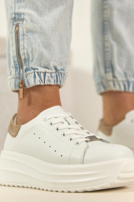 Witte leren sneakers met platform...