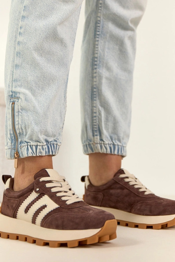 Chocoladekleurige leren...