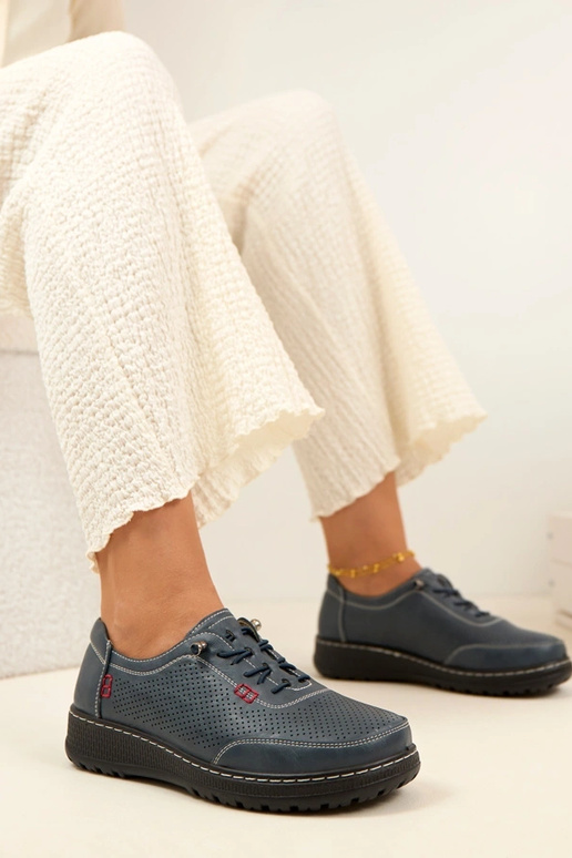 Donkerblauwe geperforeerde...