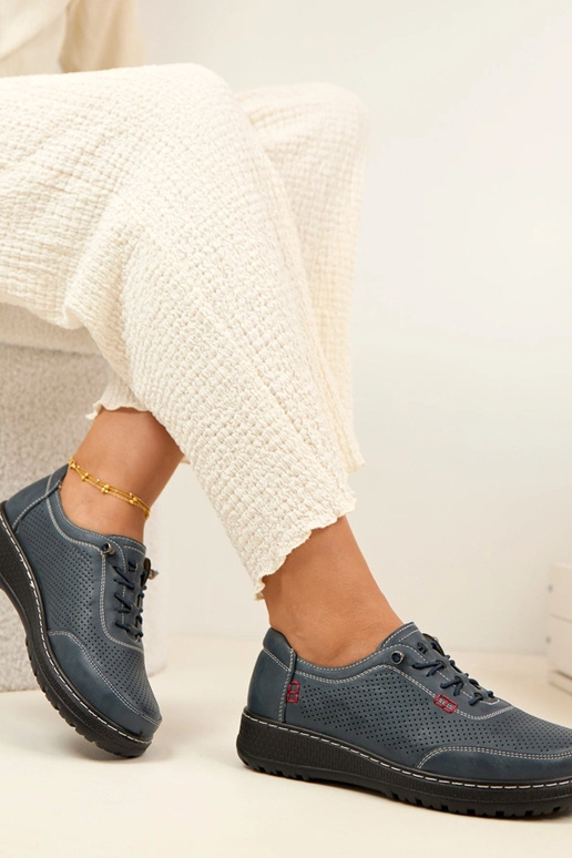 Donkerblauwe geperforeerde...