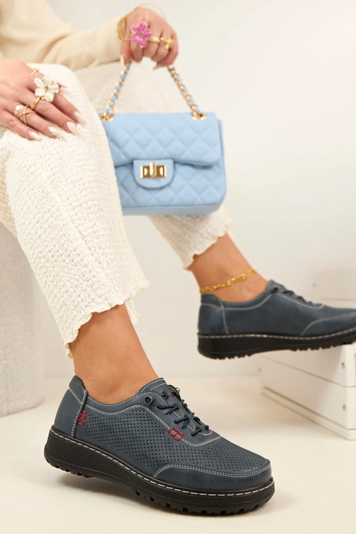 Donkerblauwe geperforeerde...