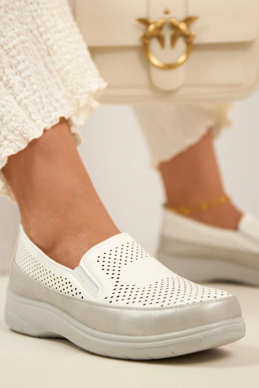 Witte zilveren geperforeerde instap...