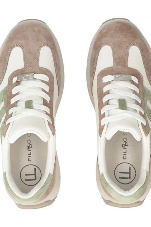 Zandkleurige leren schoenen op...