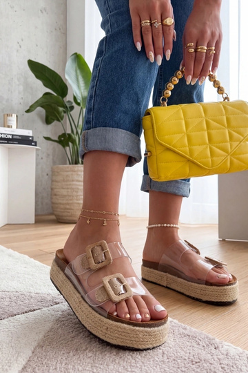 Bruine doorzichtige...