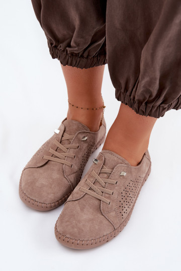 Vrouwen schoenen met opengewerkte elementen van natuurlijk suede in bruin Feliva