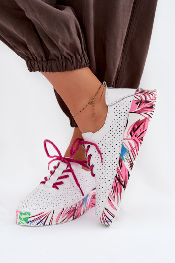 Leren schoenen voor vrouwen met een gemusterde platform in roze Femela