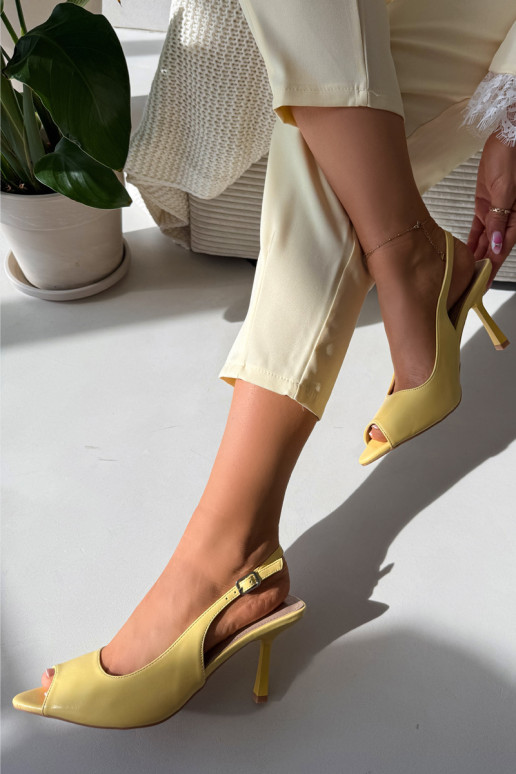 Dames sandalen met dunne hakken geel Sevina