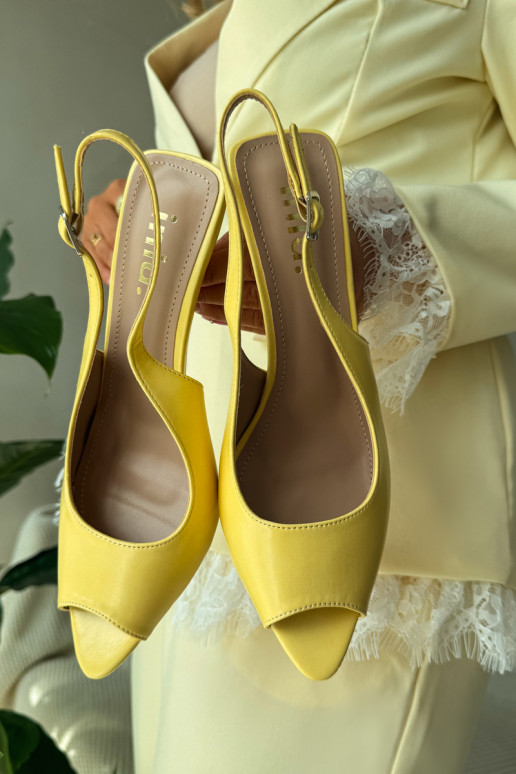 Dames sandalen met dunne hakken geel Sevina