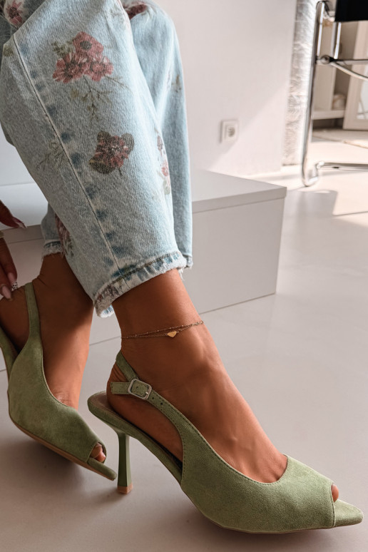 Dames sandalen met dunne hakken van eco-suèdeoIne groene kleur Sevina