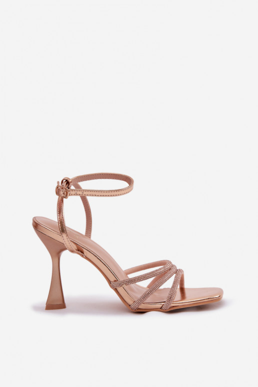 Dames sandalen met hakken Ze Zdobionymi Paskami Szampańskie Gedira