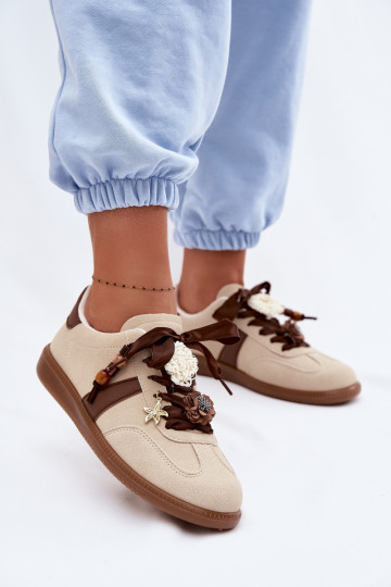 Zandkleurige dames sportschoenen met mooie details Lelora 2