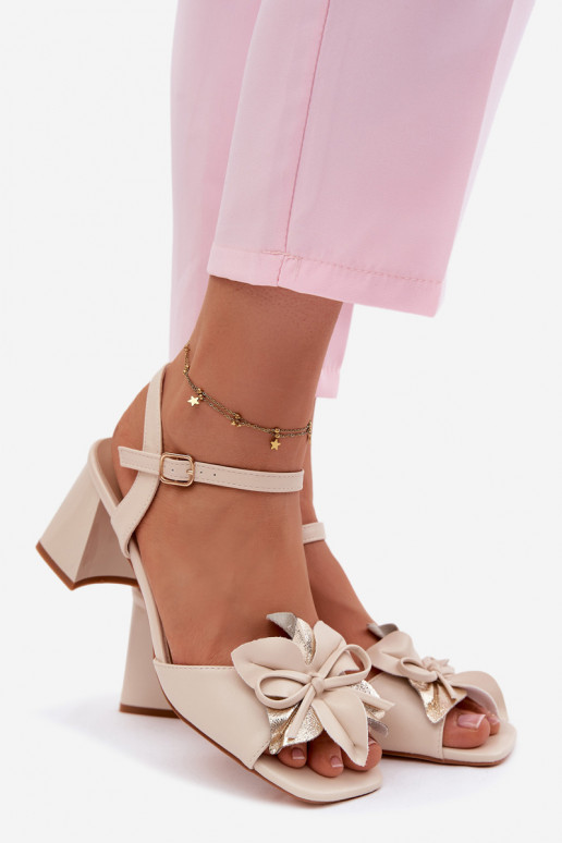 Damessandalen met hoge hakken Met sierlijk Een bloem Vinceza 20283 beige