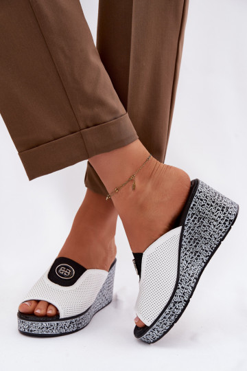Leren slippers met platform en ornamenten S.Barski LR61-7011 witte kleur