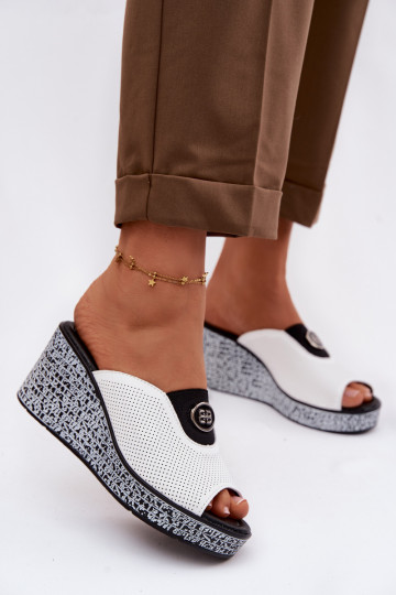 Leren slippers met platform en ornamenten S.Barski LR61-7011 witte kleur 2