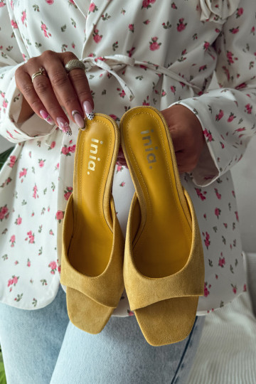 Dames slippers met dunne hak in gele kleur Revina