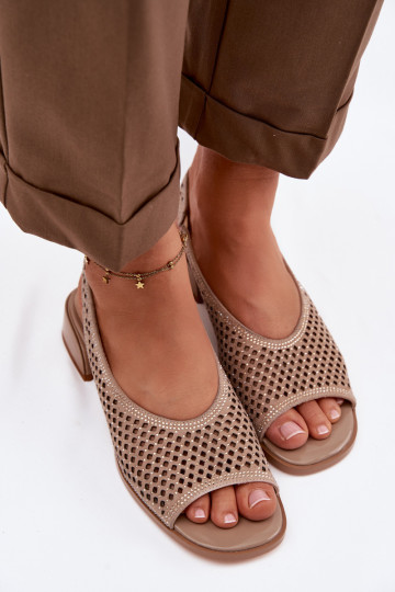 Decoratieve geperforeerde dames sandalen van suede Klocke D&A CR61-3131 zandkleur