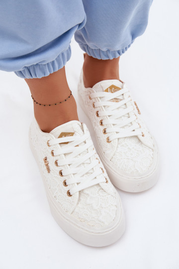 Lage sneakers met veters Lee Cooper LCIN-26-02-4060 in wit