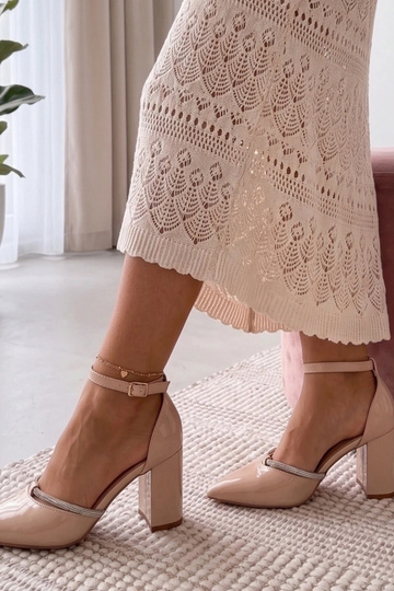 Zandkleurige lakleren... 2