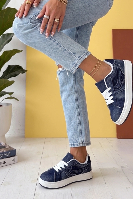 Donkerblauwe sneakers met platform...