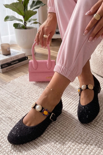 Zwarte ballerina's met decoratieve band Chantal 2