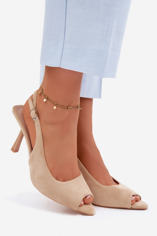 Dames sandalen met dunne hakjes van kunstsuède in zandkleur Sevina