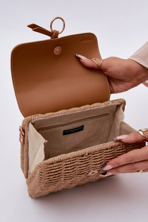 Oppervlak Een kleine handtas met kettingen Bruin Renara