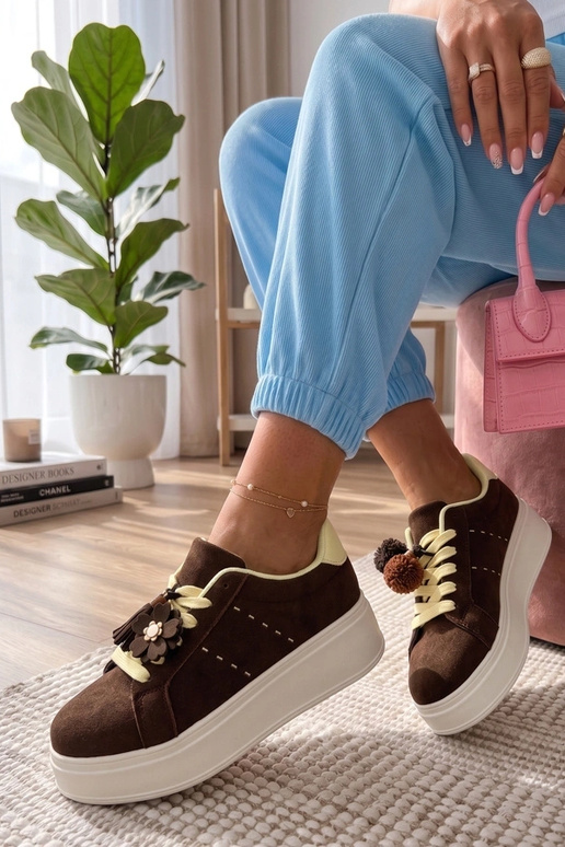 Bruine sneakers op een platform Oktawia