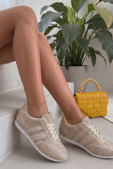 Zandkleurige sneakers met rhinestones Sybilla 2
