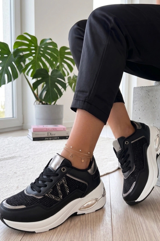 Zwarte sneakers op een platform met rhinestones Rafaela