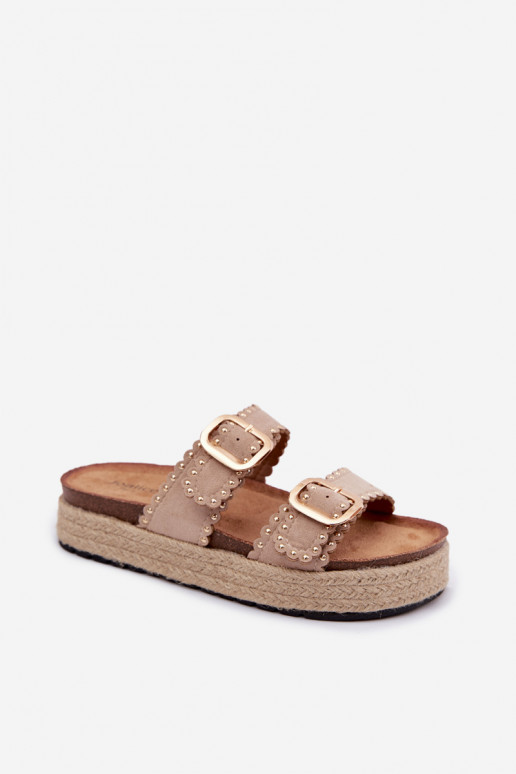 Zandkleurige dames slippers met platform, gouden gespen en studs