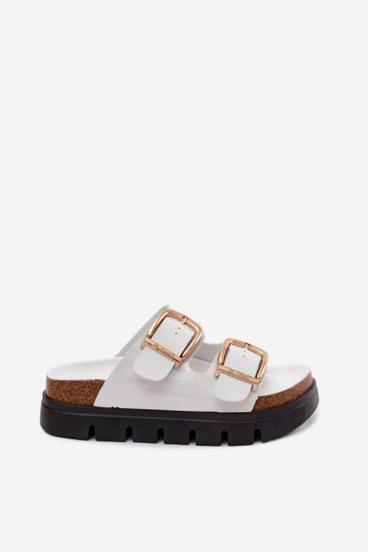 Witte gelakte dames slippers met platform en gouden gespen Lee Cooper LCIN-26-35-4460L