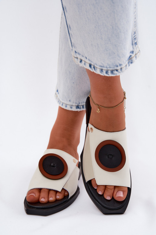 Leren dames slippers in zand en zwart met geometrisch ontwerp Tai turiciejka K7479-01
