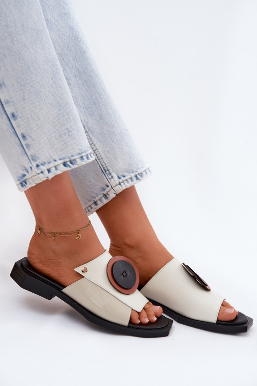 Leren dames slippers in zand en zwart met geometrisch ontwerp Tai turiciejka K7479-01