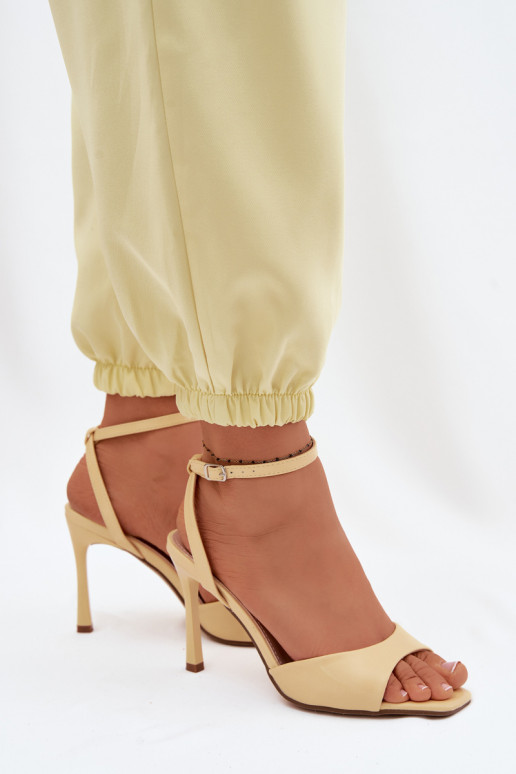 Gele sandalen met dun hakje van faux leather Olissey