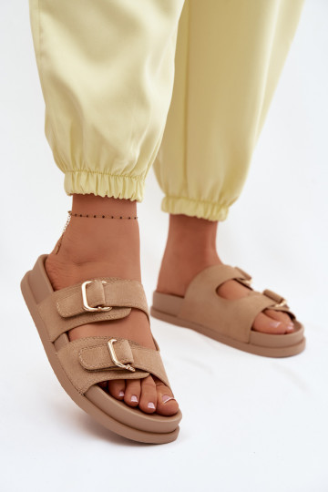 Zandkleurige slippers met gouden gespen Pelorin 2