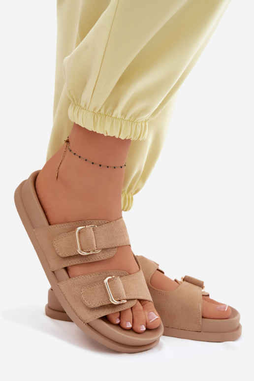 Zandkleurige slippers met gouden gespen Pelorin