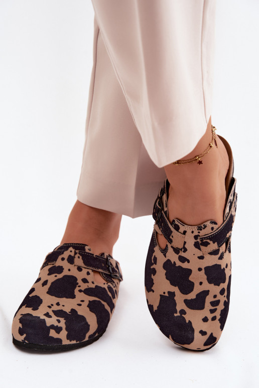 Suède leren mule slippers met gespen Zazoo 1905, zand en zwarte kleuren