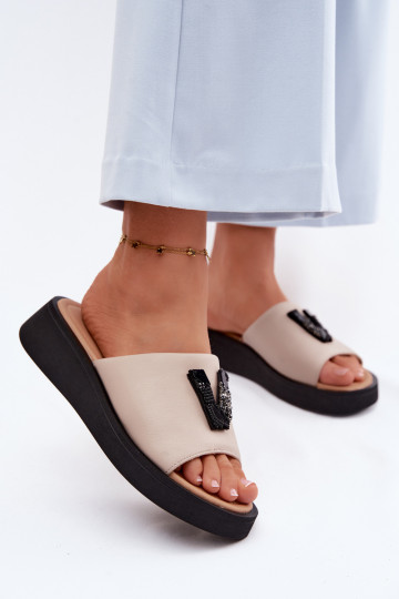 Leren dames slippers met V-vormige bovenkant op platform Vinceza 66950, zandkleur 2