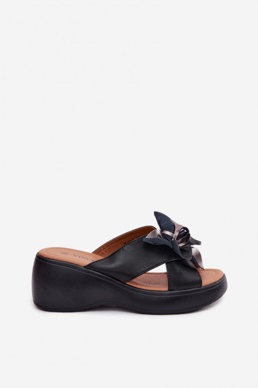 Leren platformsandalen met decoratieve bloemen Vinceza 41511, zwarte kleur