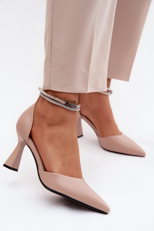 Beige schoenen met kleine hak en glanzende bandjes Vinceza 62283