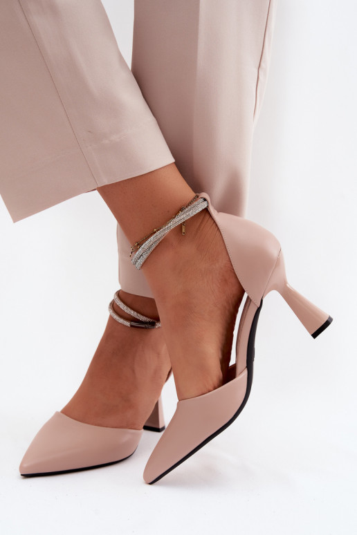 Beige schoenen met kleine hak en glanzende bandjes Vinceza 62283