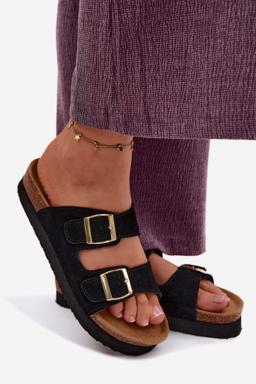 Zwarte faux suede slippers met platform en gespen Vinceza 102657