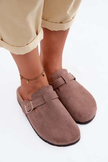 Zandkleurige slippers met gespen Lacey