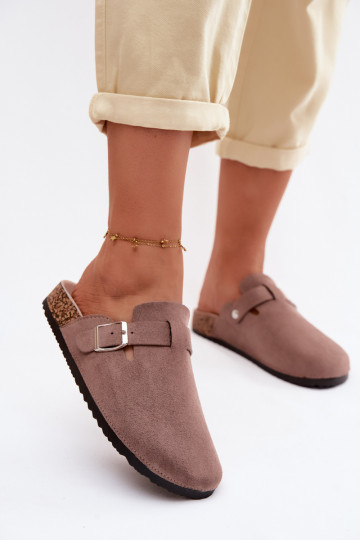 Zandkleurige slippers met gespen Lacey 2
