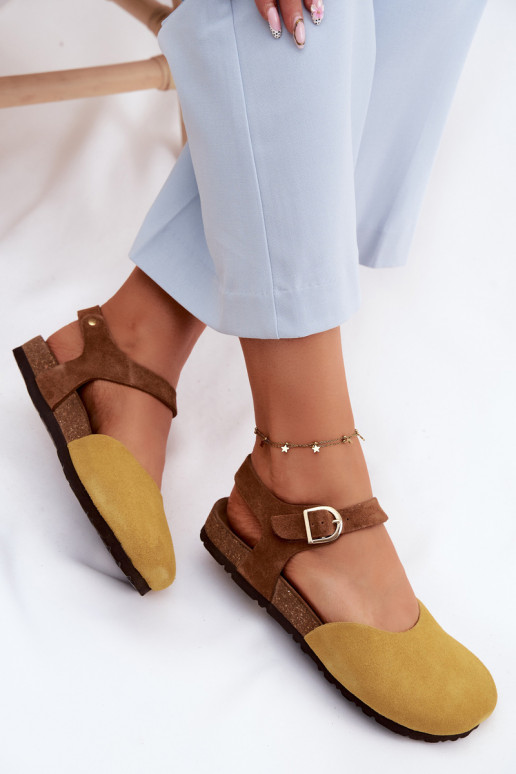 Leren suède sandalen met gesloten neuzen Tai turiciejka H7365-07 geel