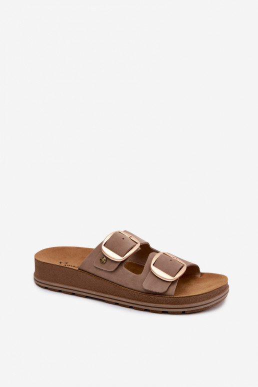 Leren slippers met gespen in zandkleur