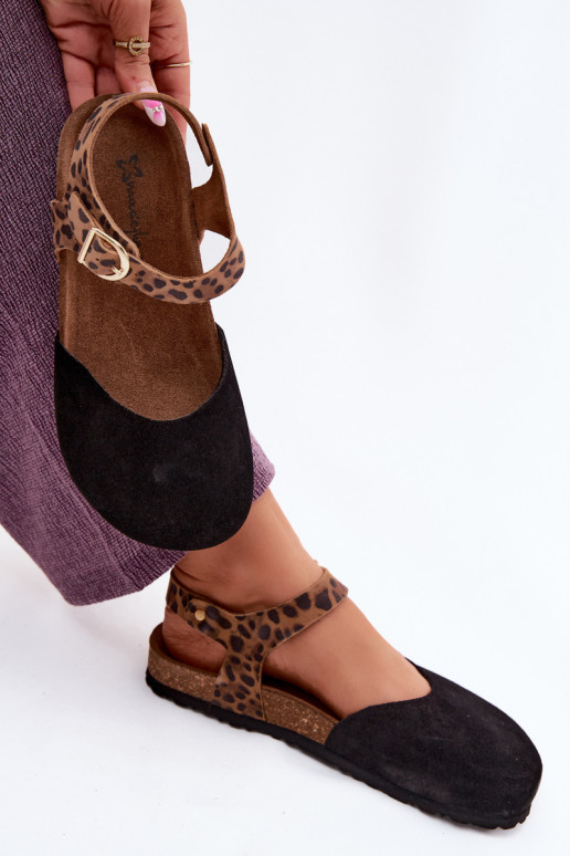 Leren dames suède sandalen met gesloten neuzen in zwart