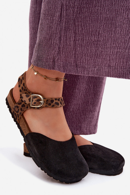 Leren dames suède sandalen met gesloten neuzen in zwart