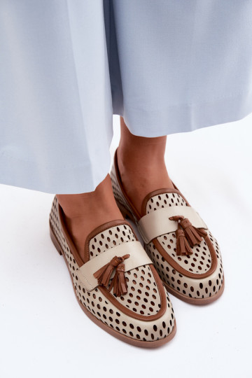 Leren dames mocassins met geperforeerde elementen in bruin-zandkleur
