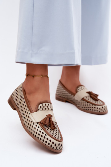 Leren dames mocassins met geperforeerde elementen in bruin-zandkleur 2